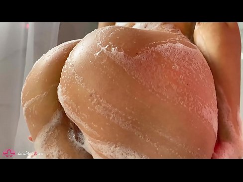 ❤️ Brunetė masturbuoja putytę su vibratoriumi iki intensyvaus orgazmo duše ❤ Super seksas prie mūsų lt.porncomixone.ru ❌